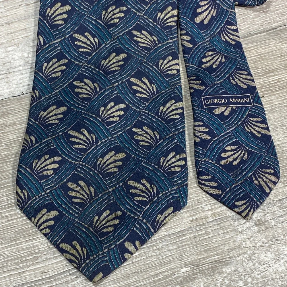 Giorgio Armani Necktie Men's Silk Blue Gold Leaf Pattern Made‎ in Italy